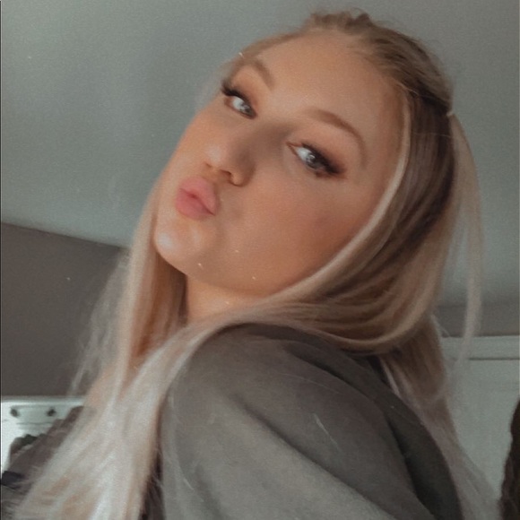 Meet your Posher, Alexandria - Picture 1 of 1